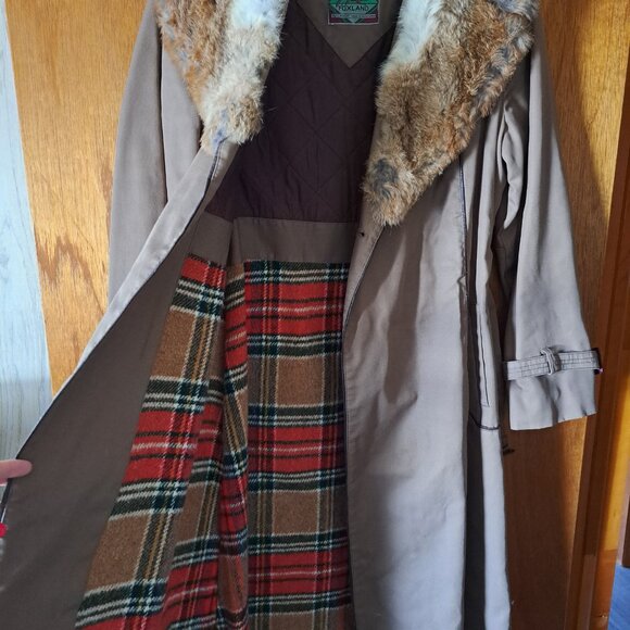 Vintage Women's Tan Trench Coat - Picture 2 of 5